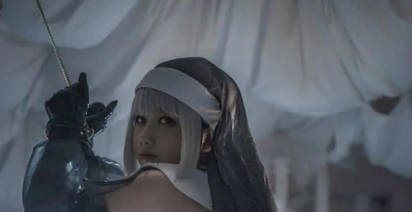 izumi泉桃子小姐姐cos作品《苦修女》真的太棒了!