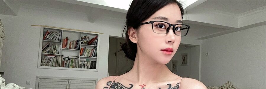 张老师正能量，微密收费资源大公开！(张老师正能量真名)-coser视界